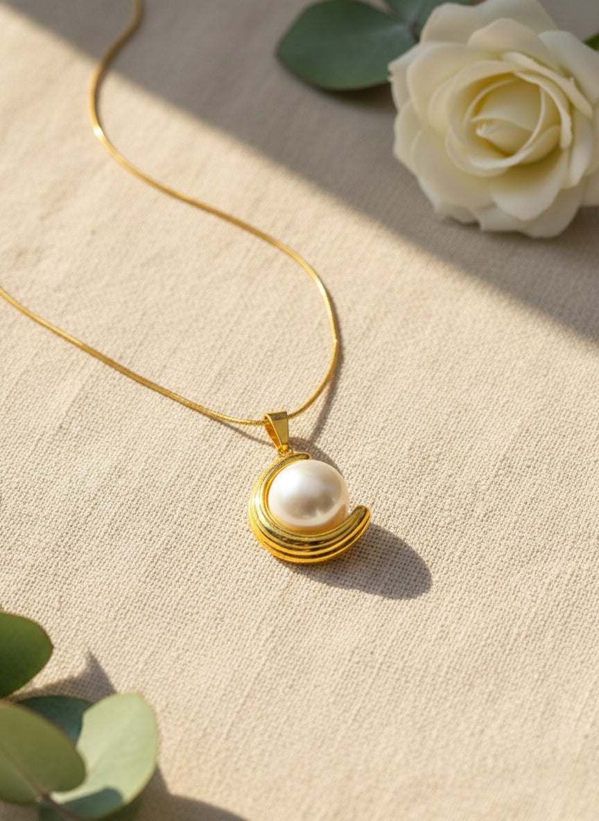 premium stainless steel gold crescent necklace 